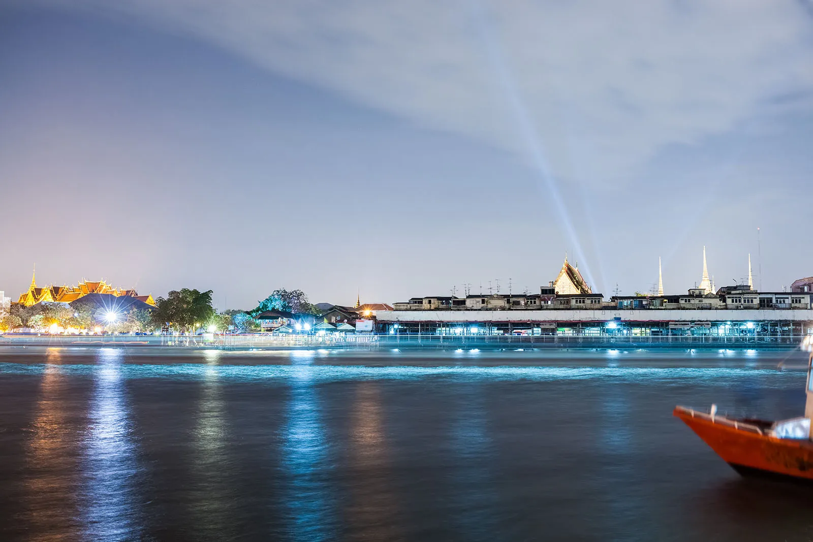 night-view-of-chao-phraya-river
